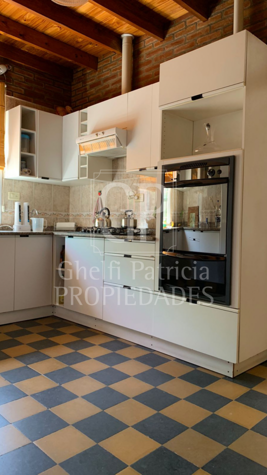 - CASA ANTIGUA REMODELADA EN VENTA-