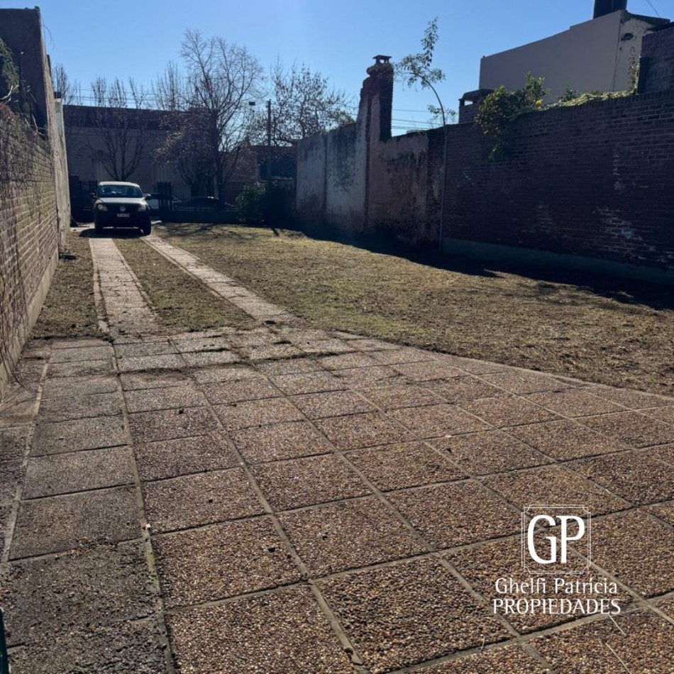 - VENTA TERRENO CON CONSTRUCCION-